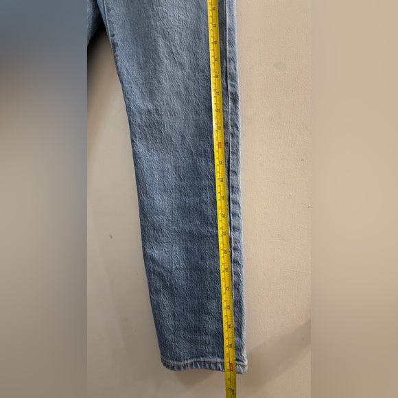 Levi’s Premium Wedgie Straight Jeans Light Wash 24 - Picture 4 of 14